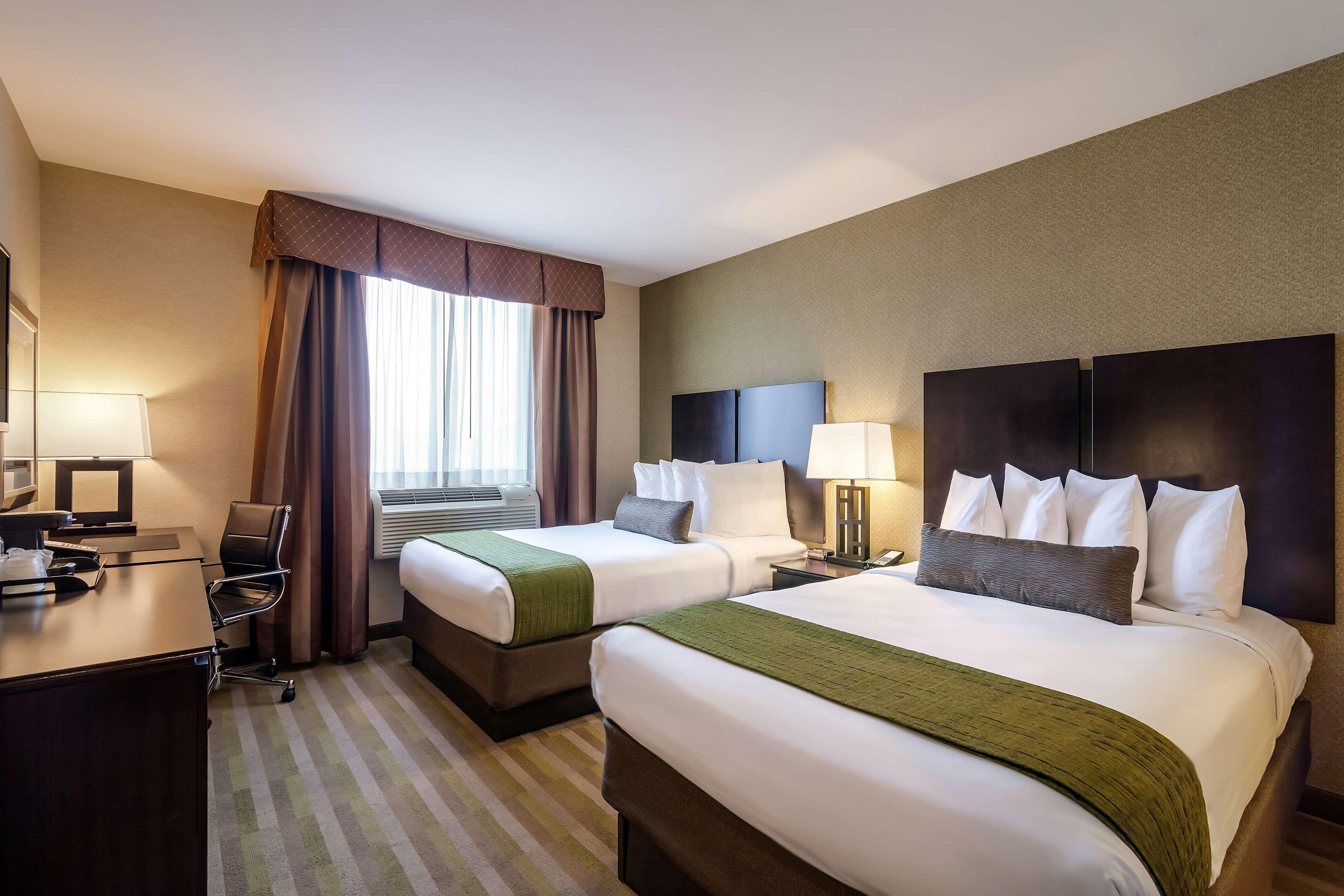 Hotel Western Plaza New York