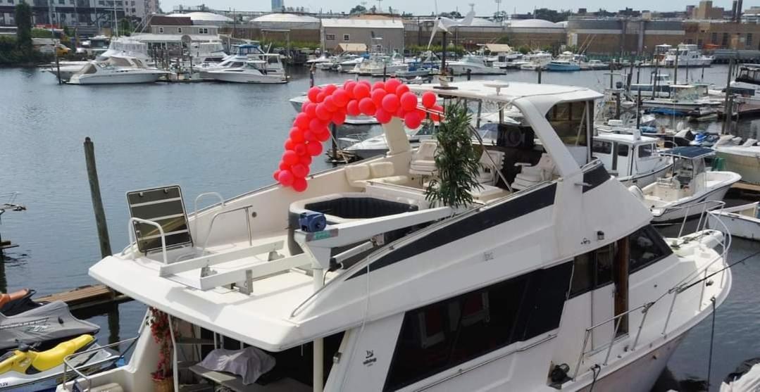 Botel Oceanfront 3-decks @ Yacht New York