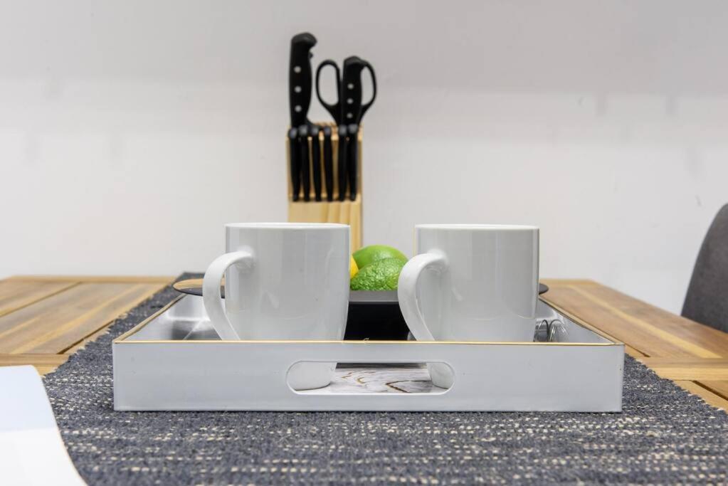 454-3w Prime Location 2br Newly Furnished Sleeps 5 Apartment