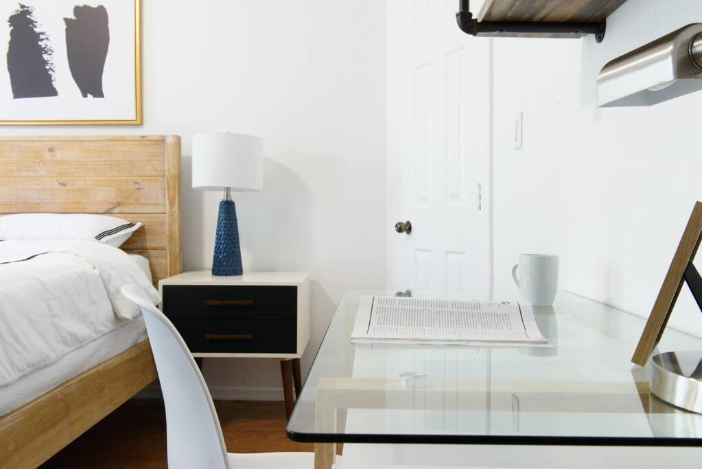 454-3w Prime Location 2br Newly Furnished Sleeps 5 Apartment *