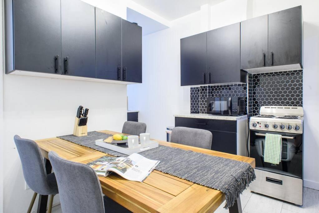 454-3w Prime Location 2br Newly Furnished Sleeps 5 *