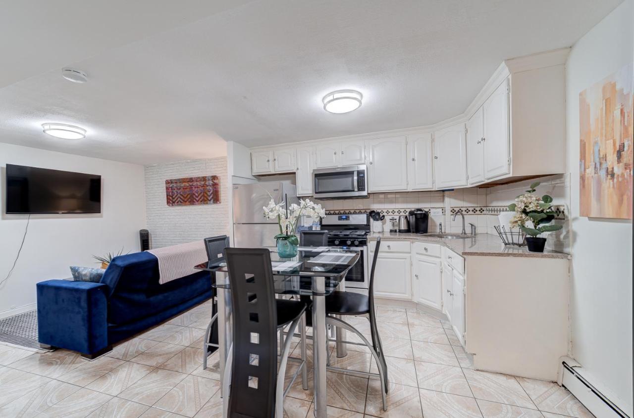Wonderful Getaway In Canarsie Brooklyn With Parking Apartment