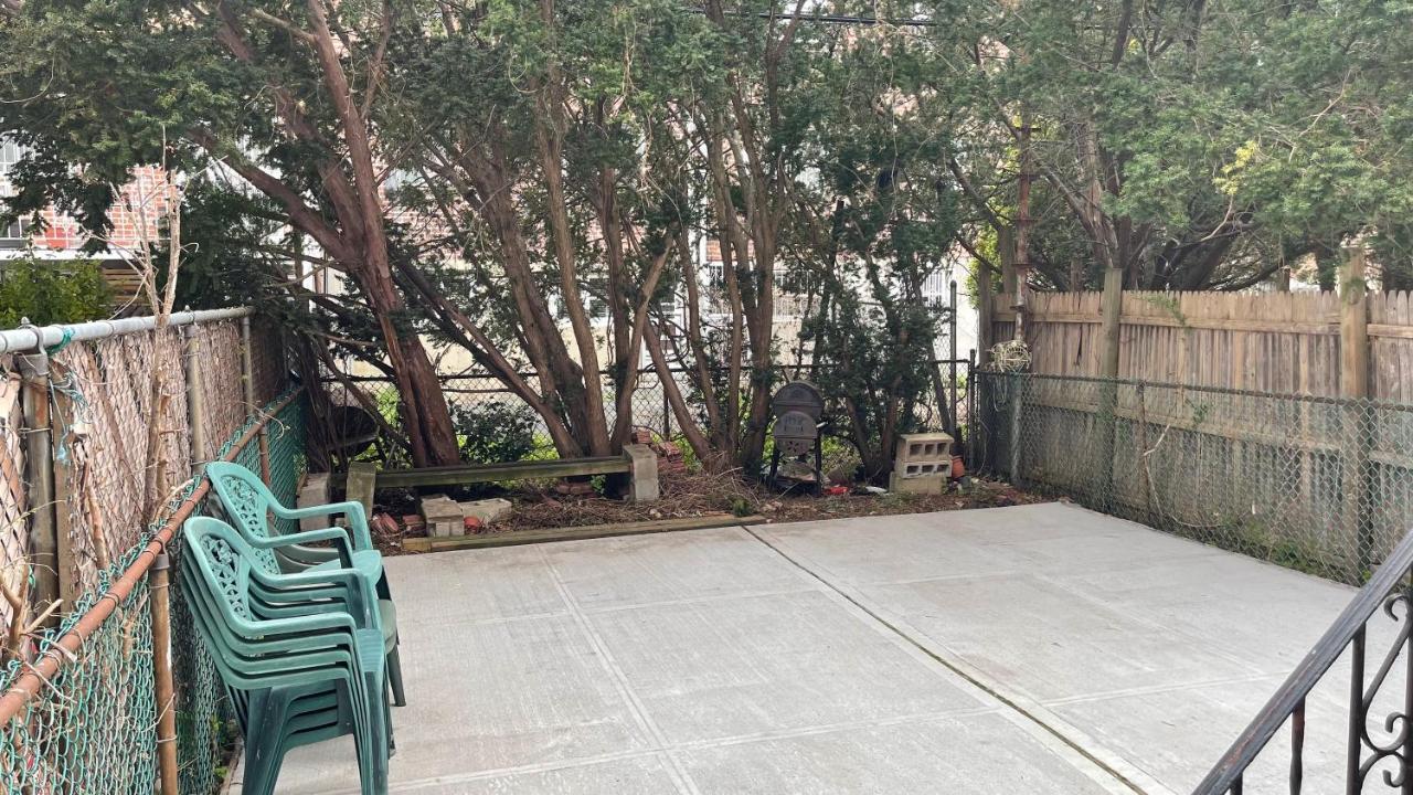 Wonderful Getaway In Canarsie Brooklyn With Parking Apartment New York