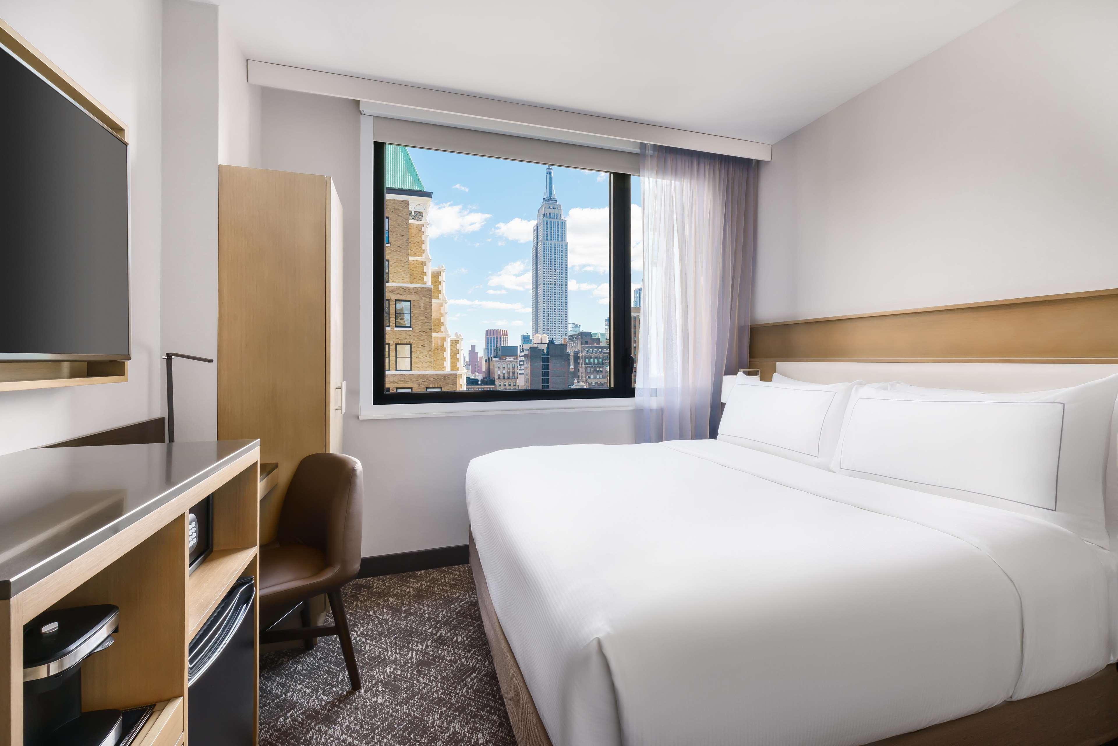 Doubletree By Hilton Times Square South Hotel 4*