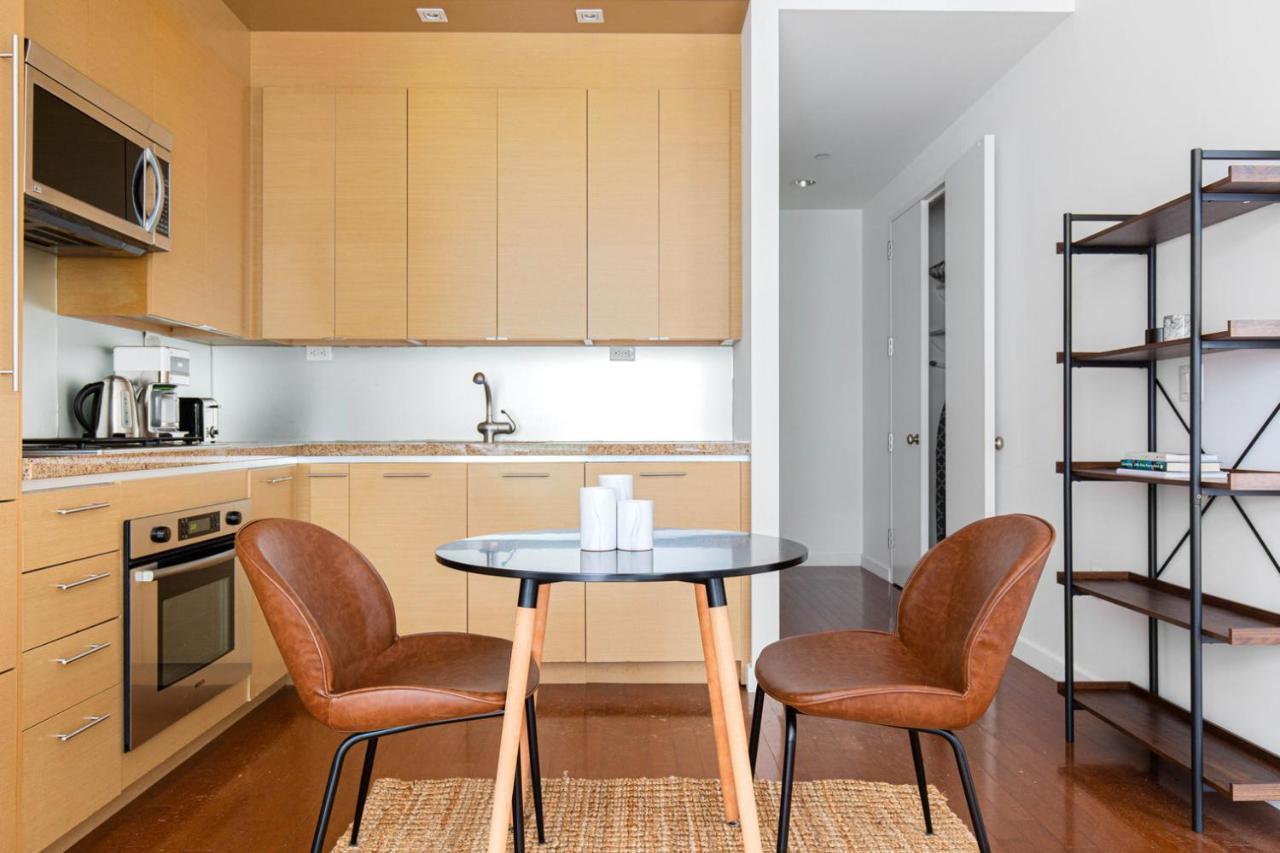 Midtown 1br W Doorman Gym Nr Theater District Nyc-595 Apartment