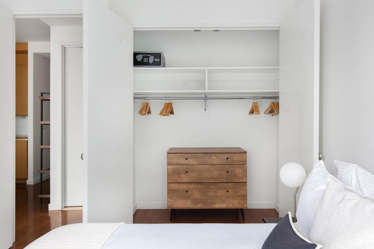 Midtown 1br W Doorman Gym Nr Theater District Nyc-595 * New York