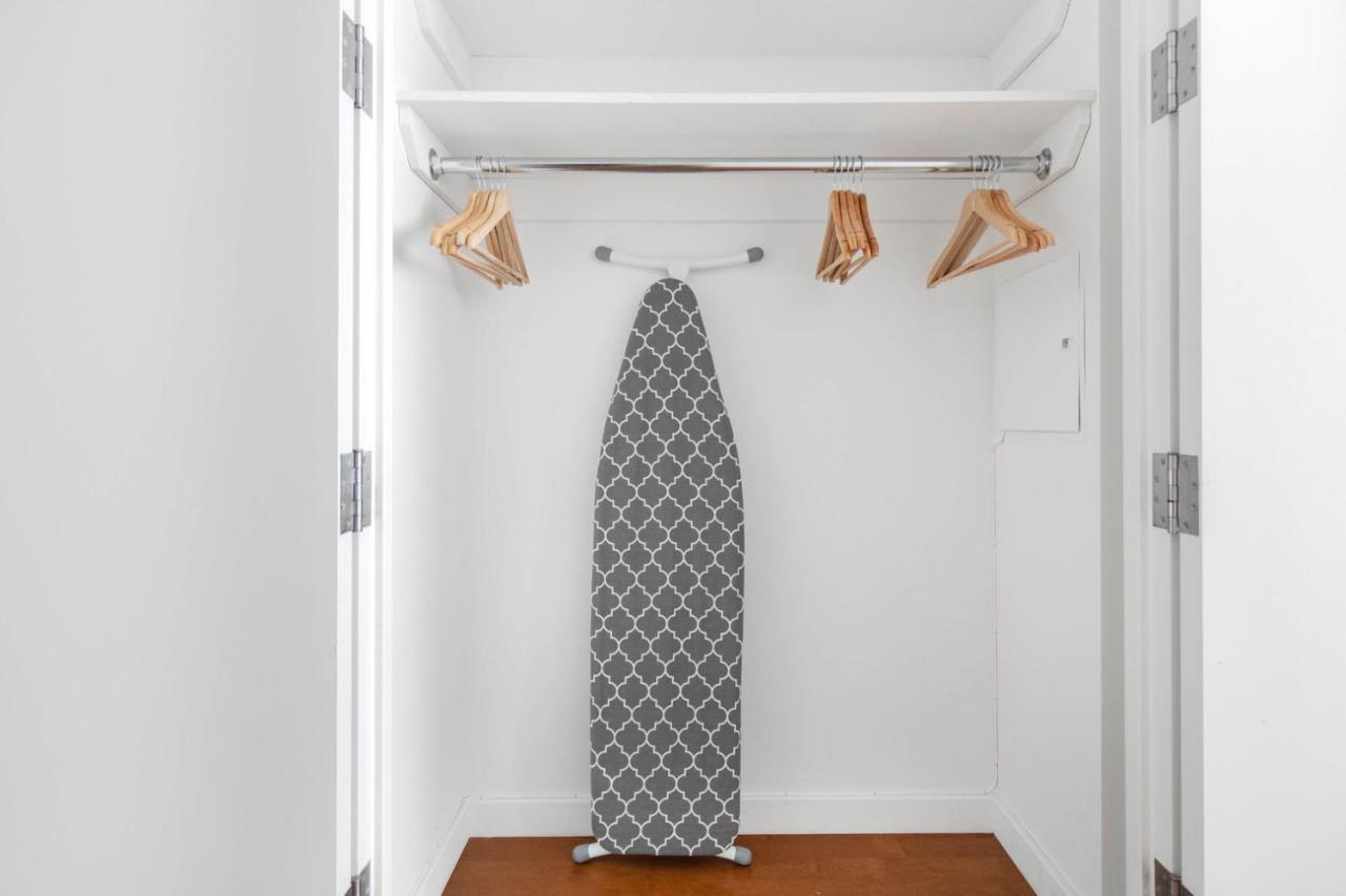 Midtown 1br W Doorman Gym Nr Theater District Nyc-595 New York