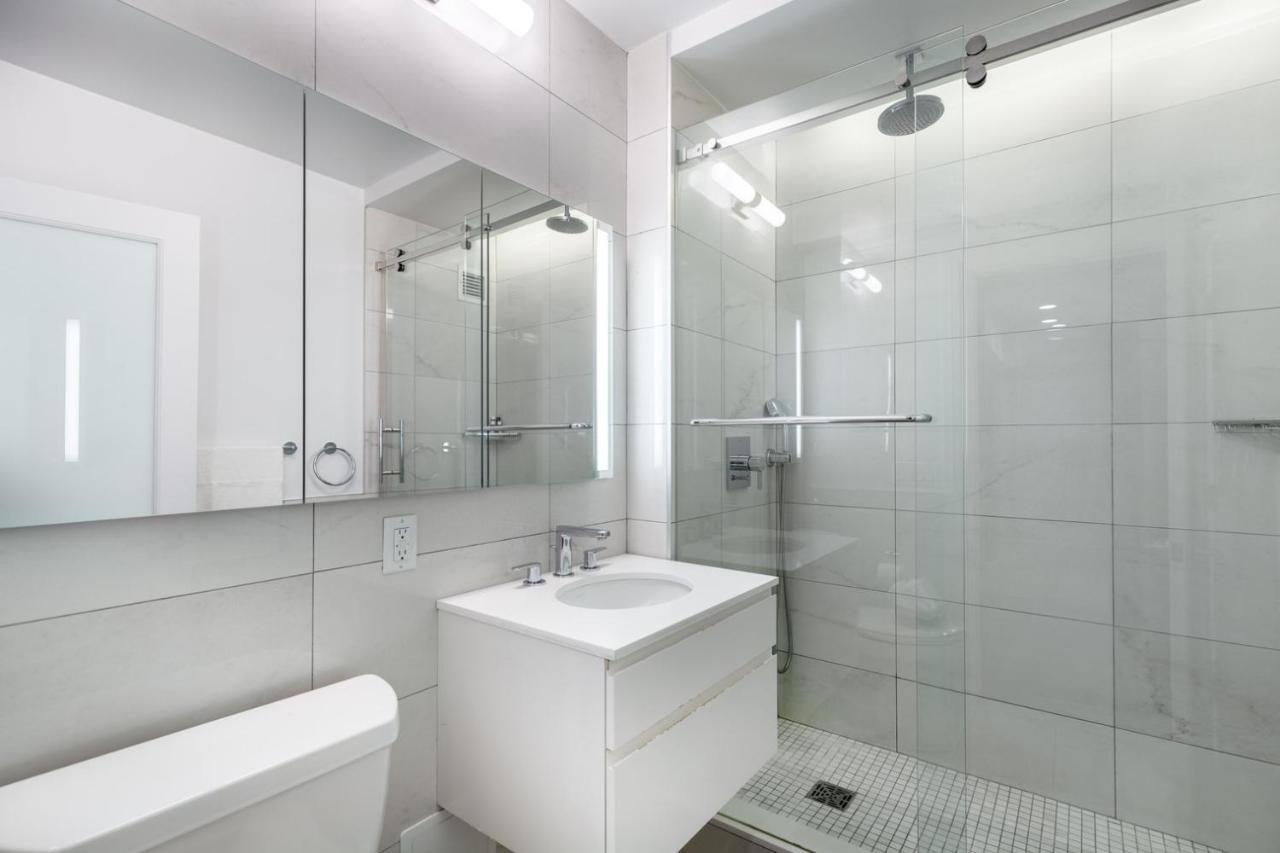 Theater District 1br Doorman Gym Garden Nyc-213 * New York