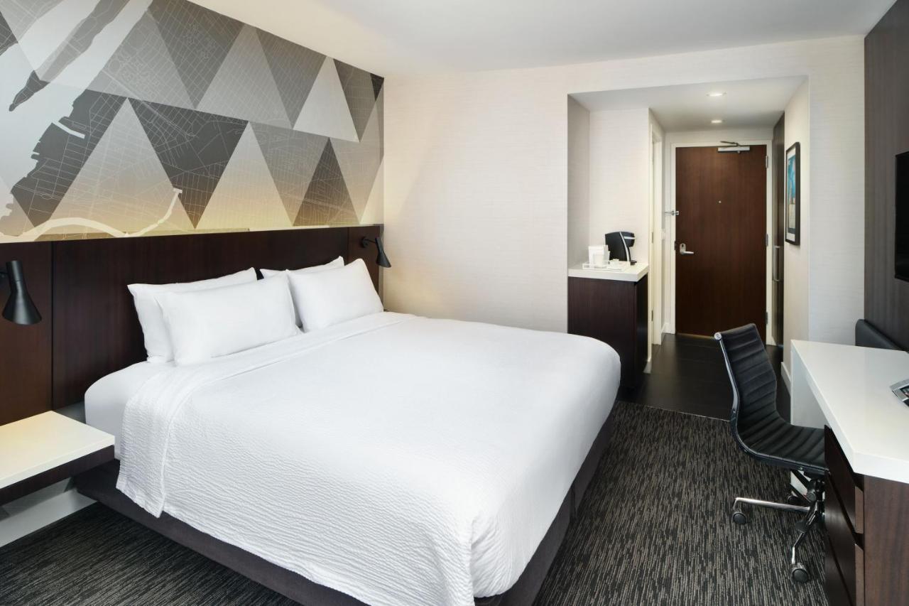 Courtyard By Marriott Long Island City/new York Manhattan View 3*