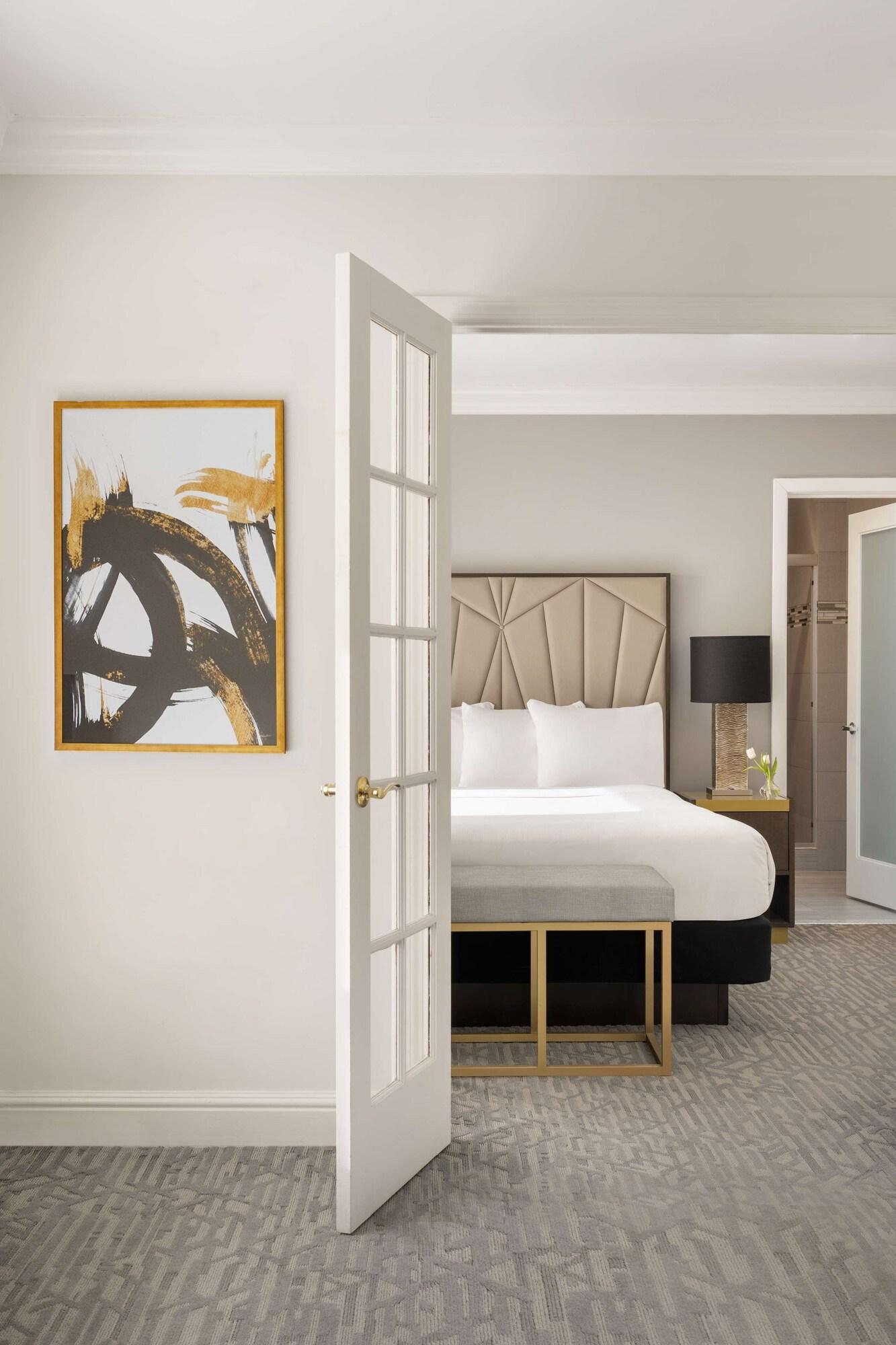 Hotel Martinique On Broadway, Curio Collection By Hilton