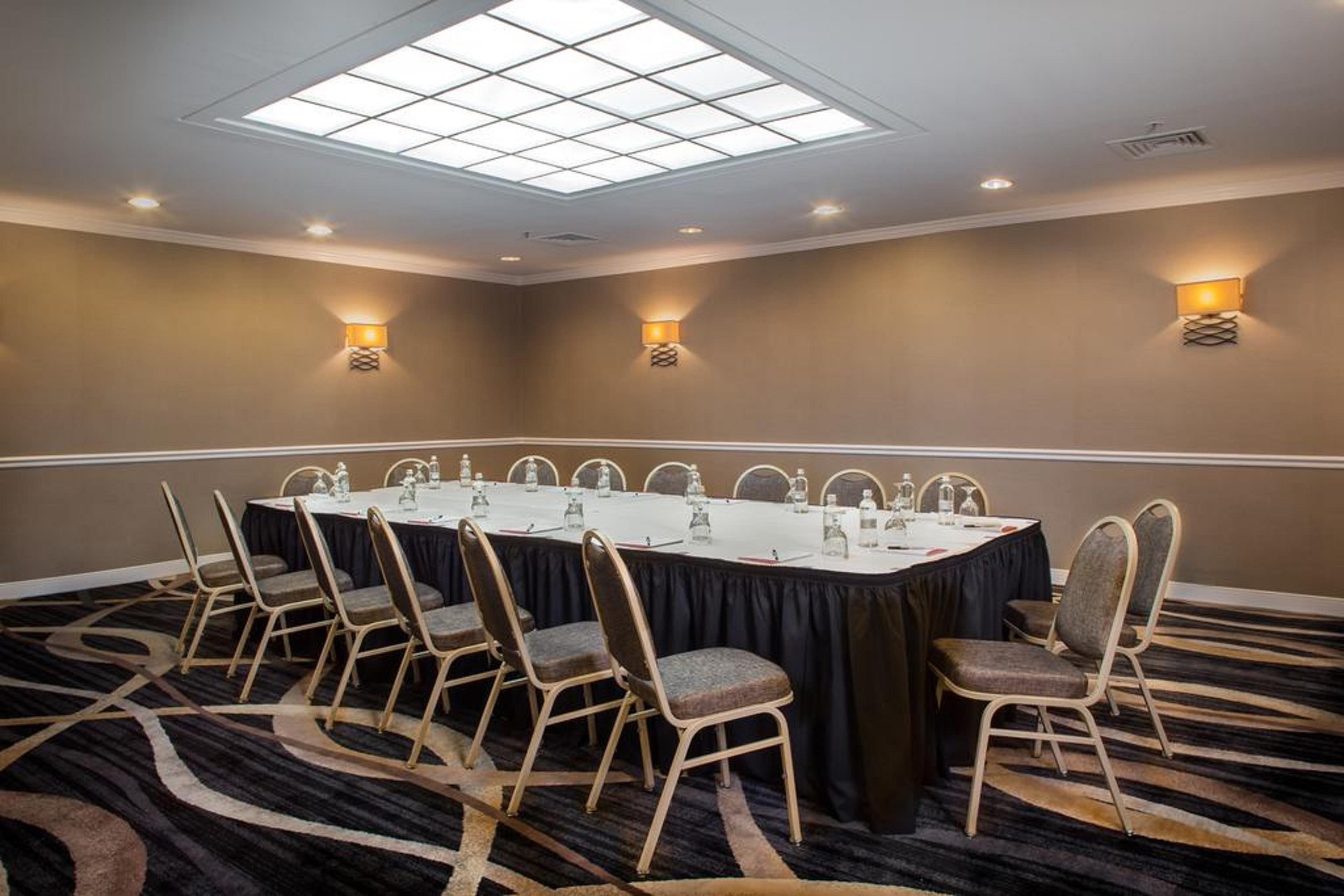 Doubletree By Hilton New York-laguardia Hotel