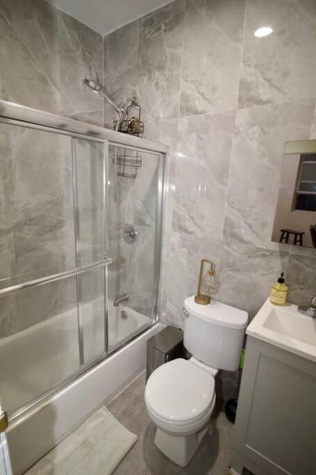 Apartment Tuk Ahoy - Sunset 2b With Shared Spaces New York