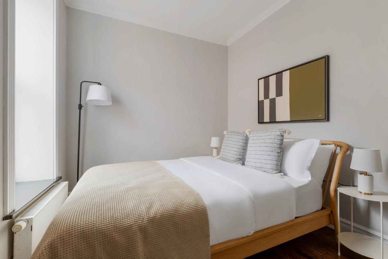 East Village 2br W Wd Nr Groceries Shops Nyc-1235 Appartement