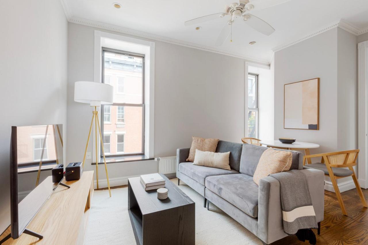 East Village 2br W Wd Nr Groceries Shops Nyc-1235 Appartement