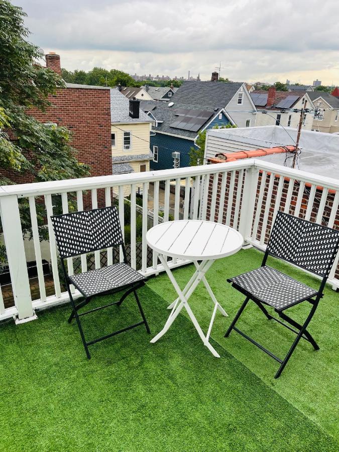 Apartment Private In Townhouse W 2 Baths Fq Beds 1-3ppl *
