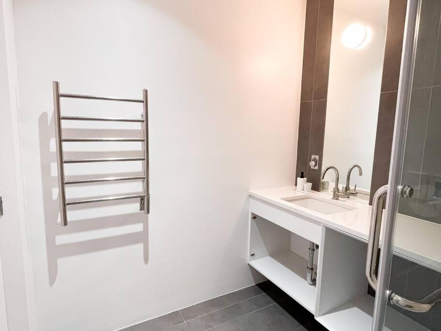 Appartement New Beautiful Modern One Bedroom In Brooklyn At Rem-casa New York