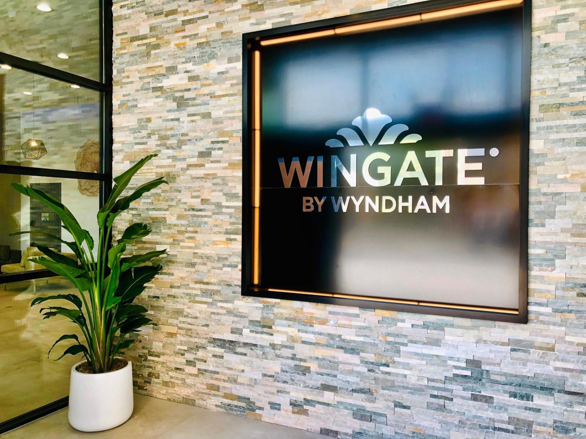 Wingate By Wyndham Long Island 3*