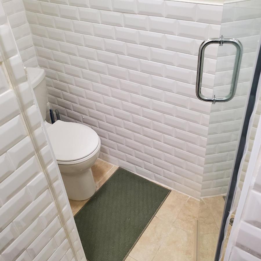 And One Bedroom Apartment *