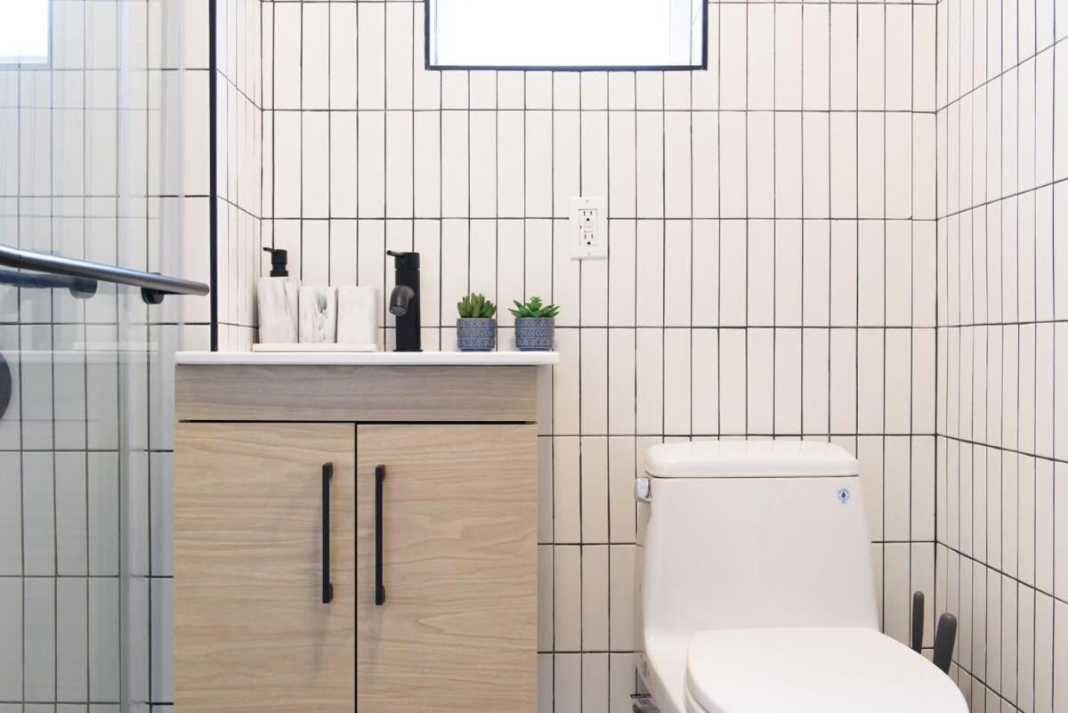 39-1 Renovated 3br Prime Midtown West