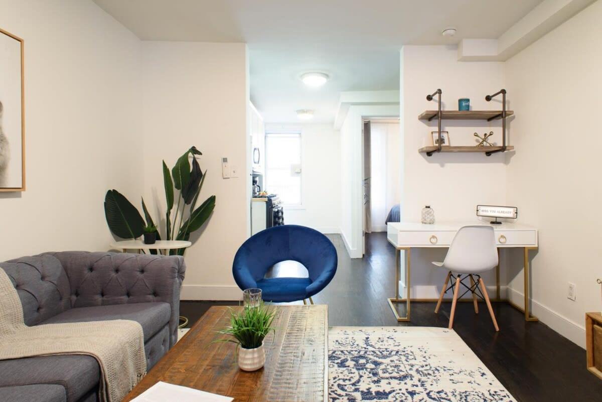 39-1 Renovated 3br Prime Midtown West Apartment New York