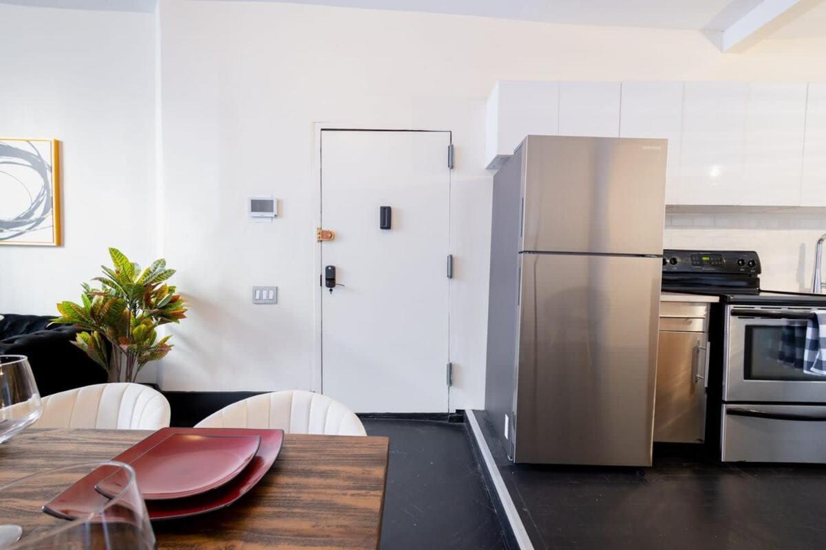 E10-1 Designer East Village Townhouse 1br Apartment New York