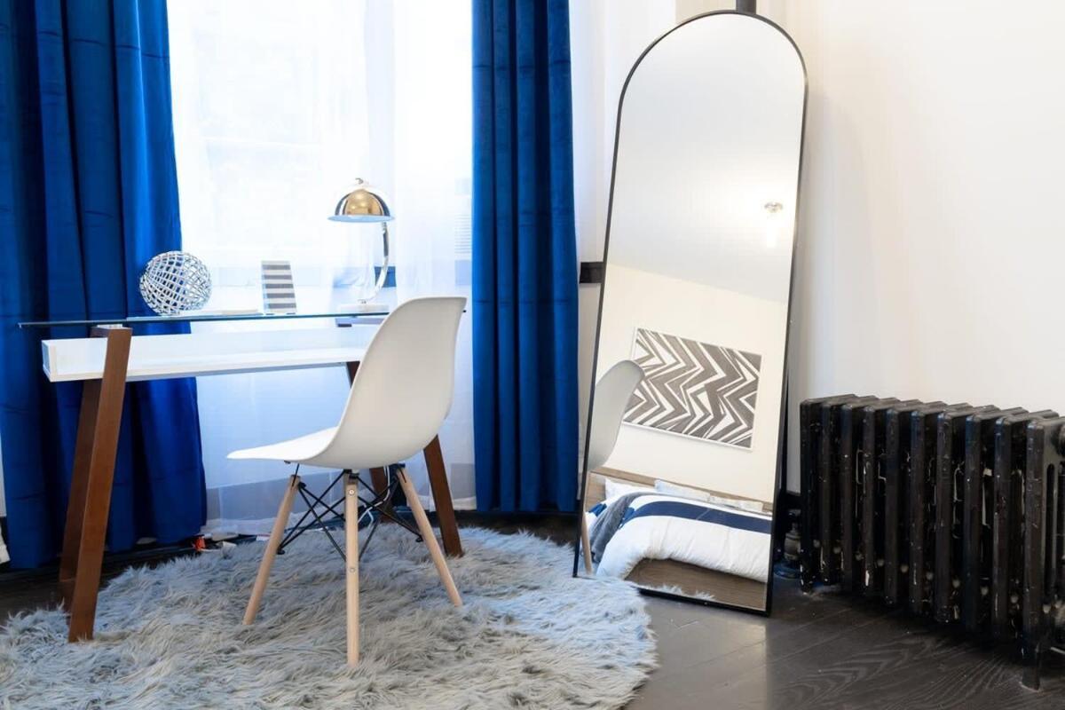 Apartment E10-1 Designer East Village Townhouse 1br *