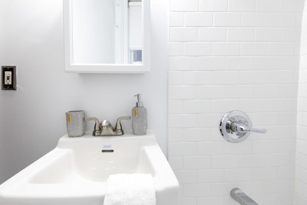 Apartment E10-1 Designer East Village Townhouse 1br New York