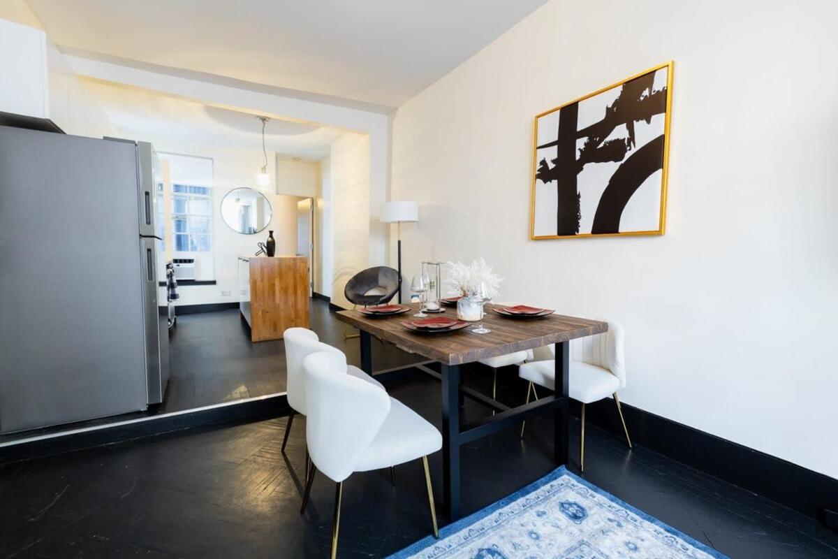 Apartment E10-1 Designer East Village Townhouse 1br