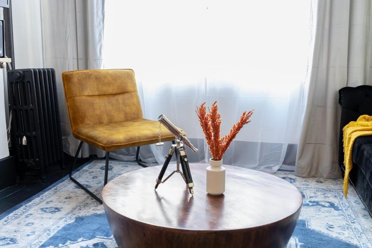 Apartment E10-1 Designer East Village Townhouse 1br New York