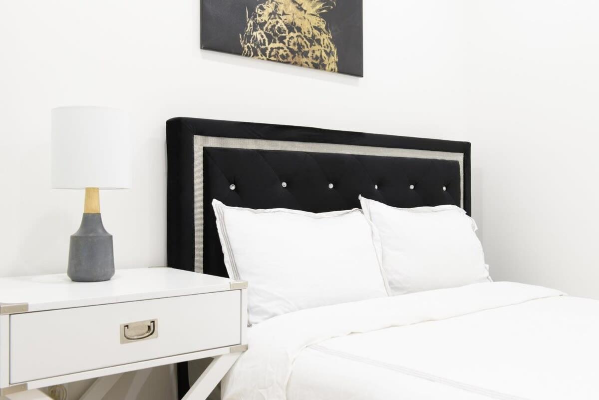 75-4a Brand New 3br Prime Ues W D In Unit