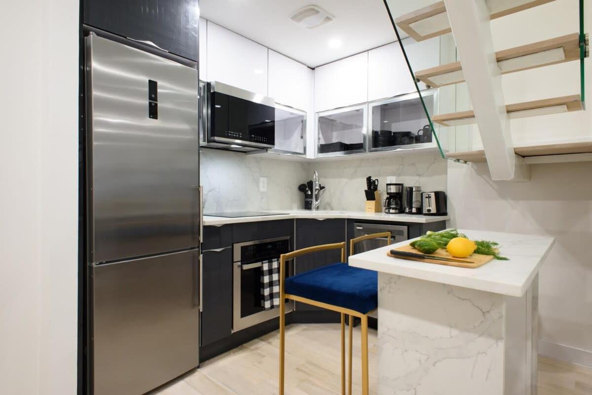Apartment 75-4a Brand New 3br Prime Ues W D In Unit *