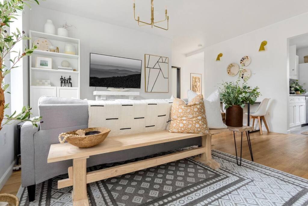 Bright Designer In Historic Harlem * New York