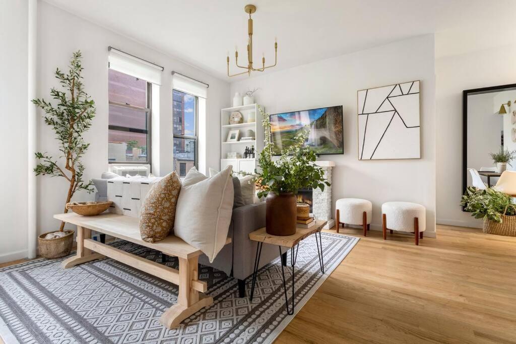 Apartment Bright Designer In Historic Harlem New York