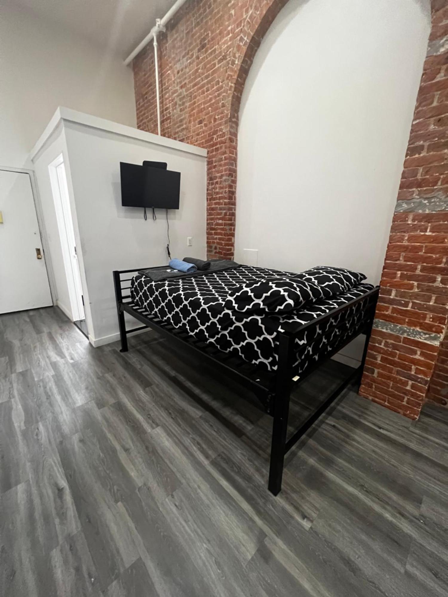 31 Street Broadway Apartment *