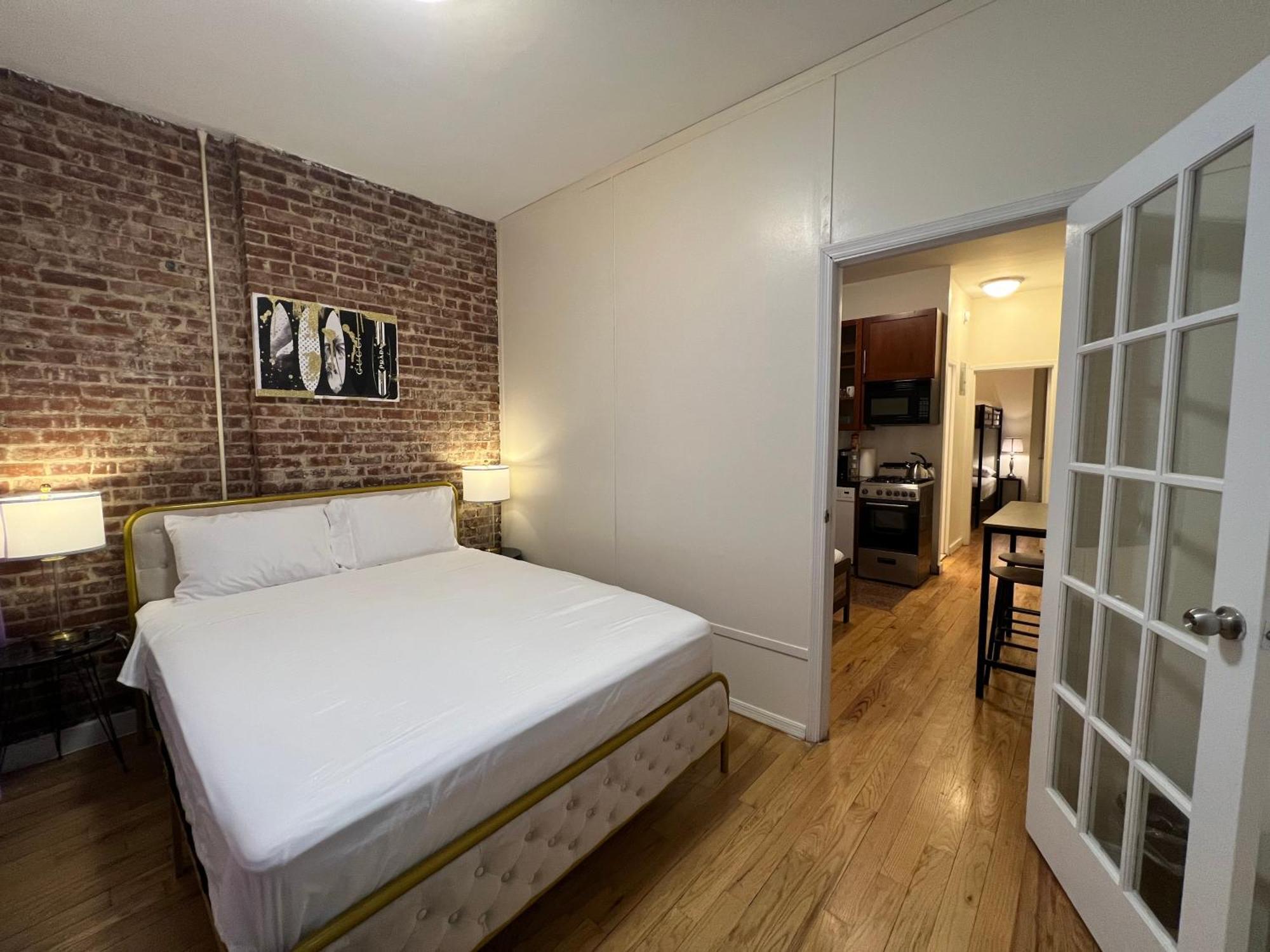 Midtown Manor Apartment New York