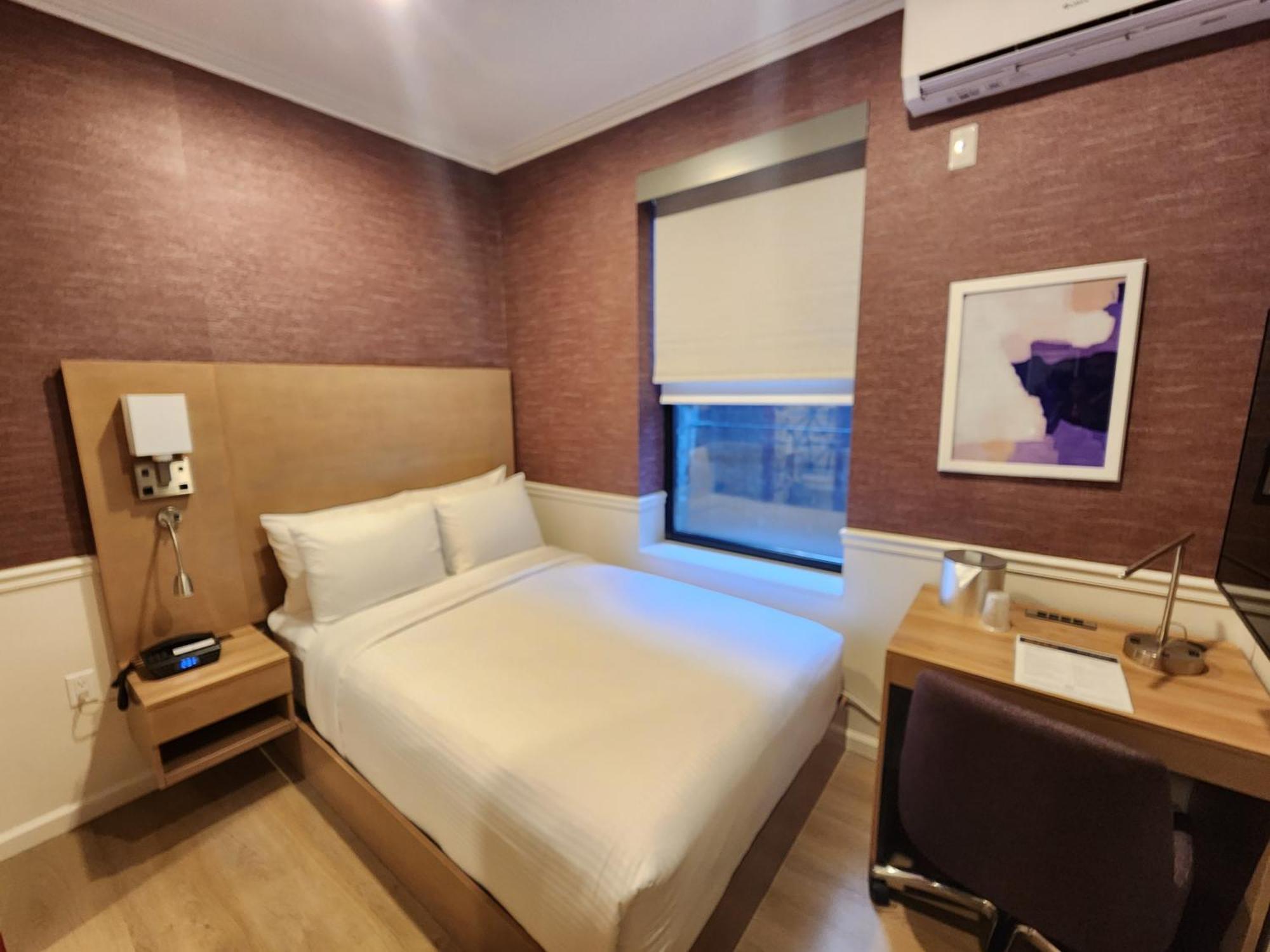 Hotel Mayfair Times Square 3*