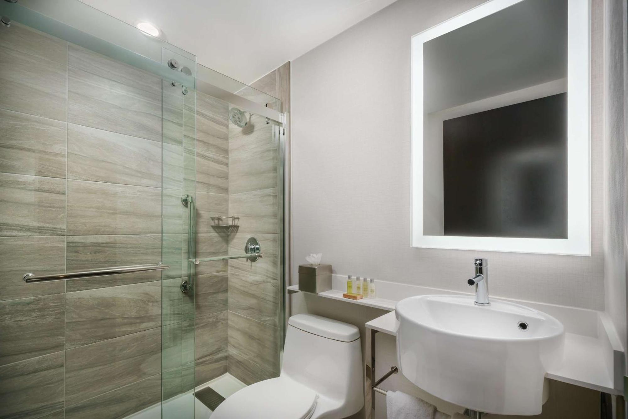 Doubletree By Hilton Times Square South New York