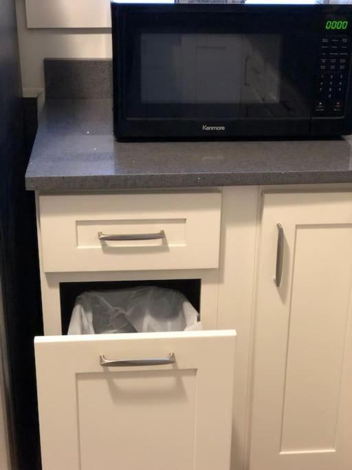 Private In Townhouse W 2 Baths Fq Beds 1-3ppl Apartment *