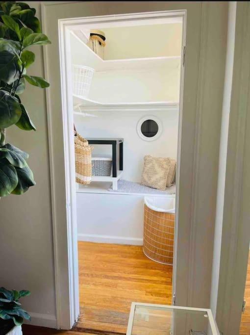 Apartment Private In Townhouse W 2 Baths Fq Beds 1-3ppl