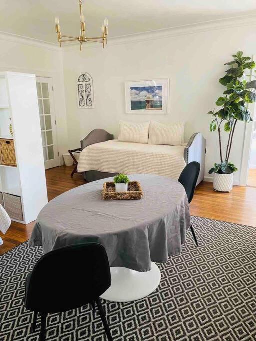 Private In Townhouse W 2 Baths Fq Beds 1-3ppl Apartment
