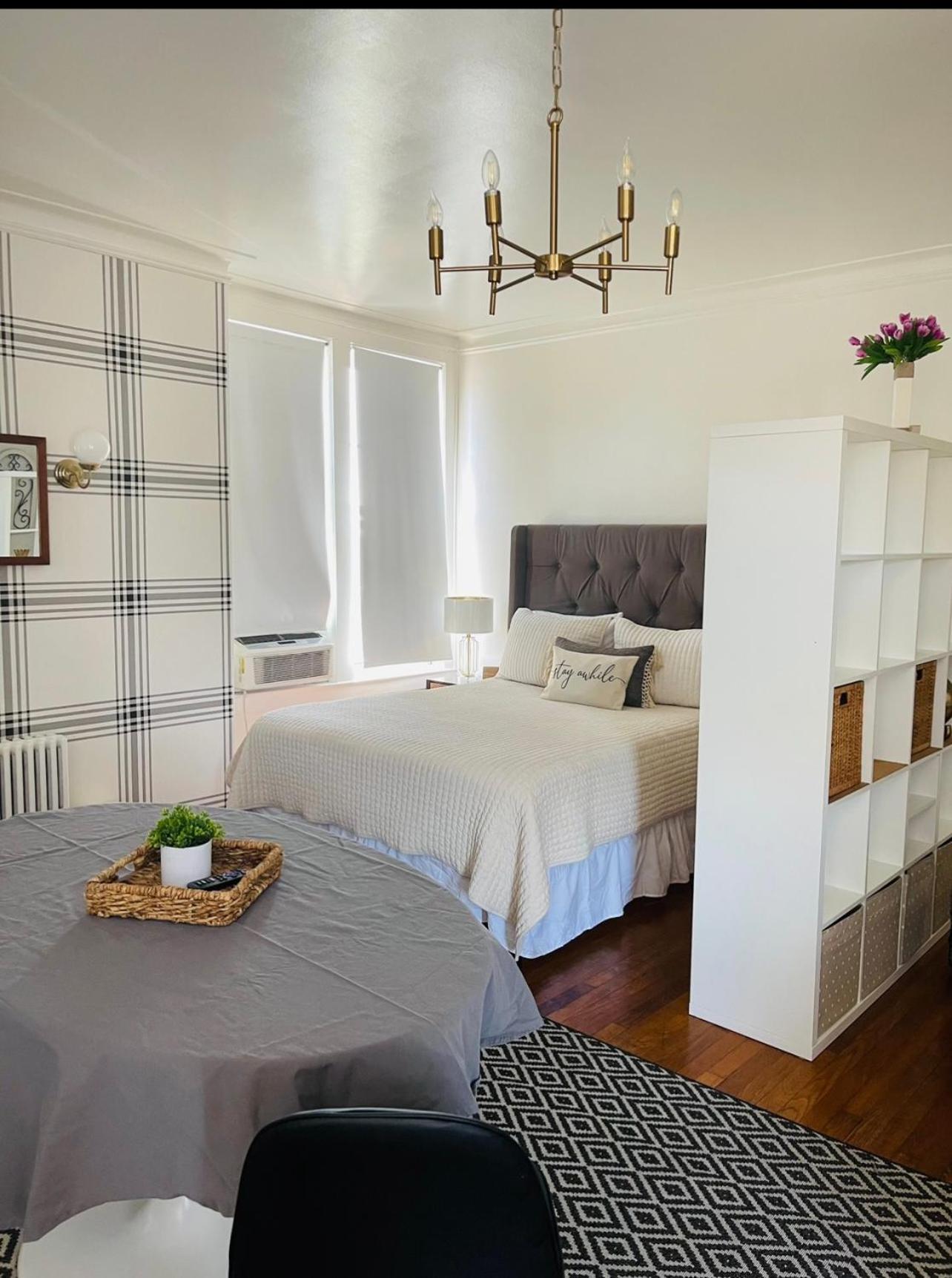 Private In Townhouse W 2 Baths Fq Beds 1-3ppl Apartment *