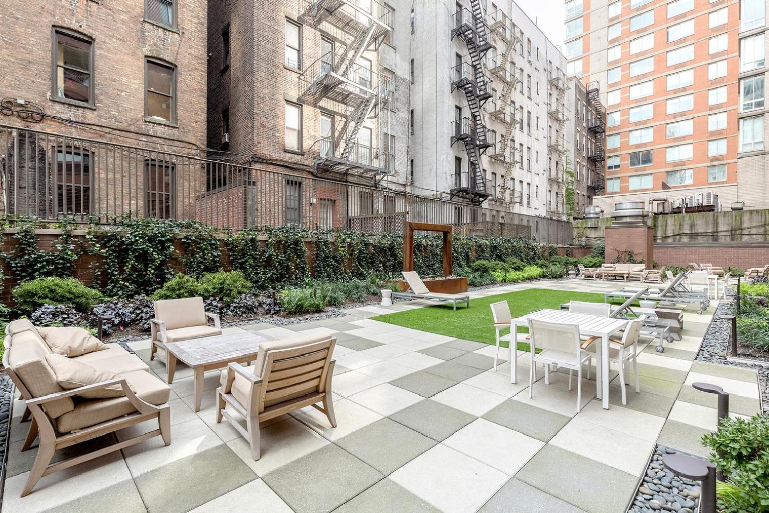 Theater District 1br Doorman Gym Garden Nyc-213 Apartment