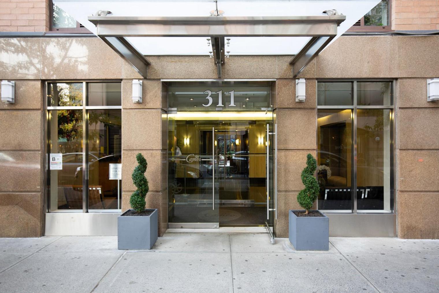 Apartment Theater District 1br Doorman Gym Garden Nyc-213 *
