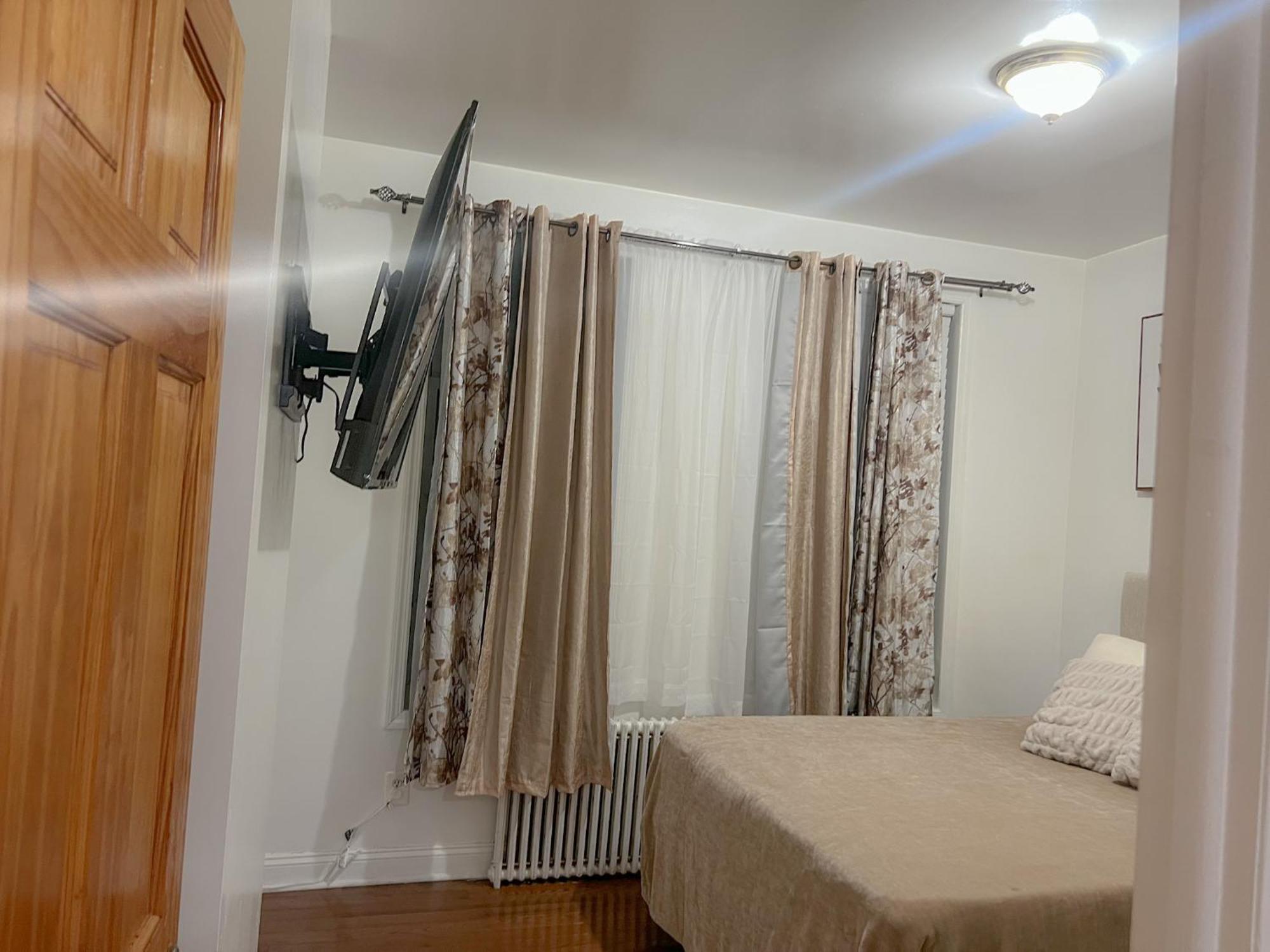 2 Bedroom Bliss In College Point *