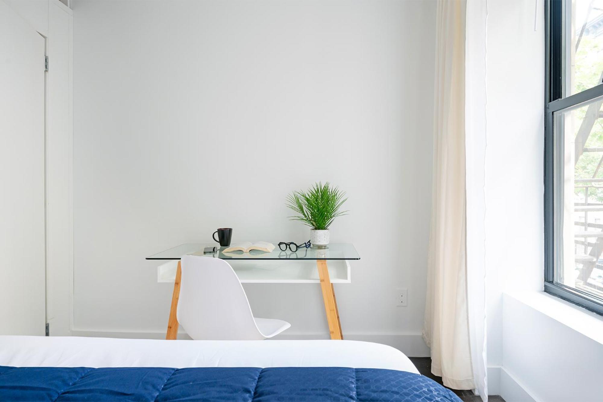 444-2c Newly Renovated 1br In Hell's Kitchen New York