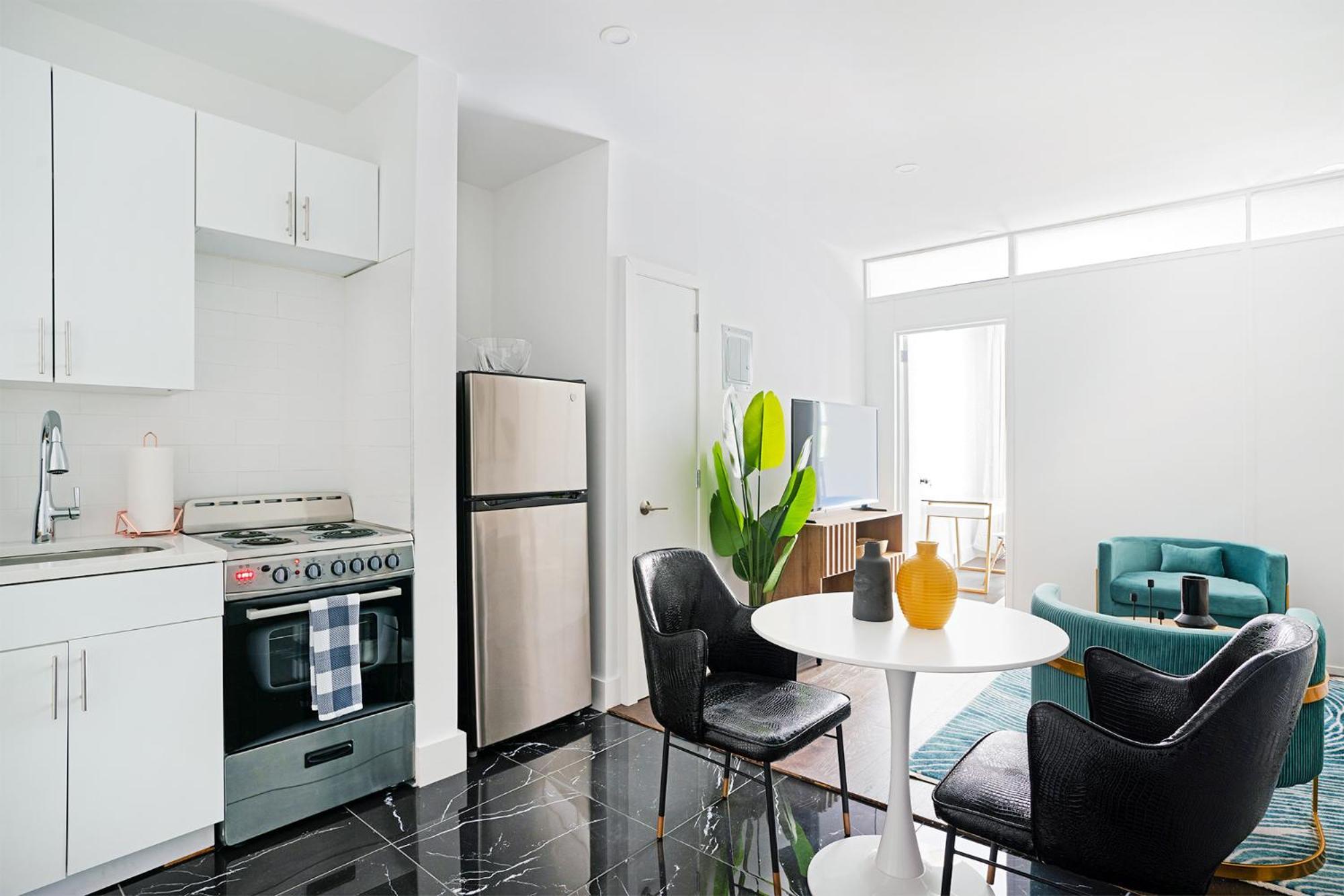 444-2c Newly Renovated 1br In Hell's Kitchen