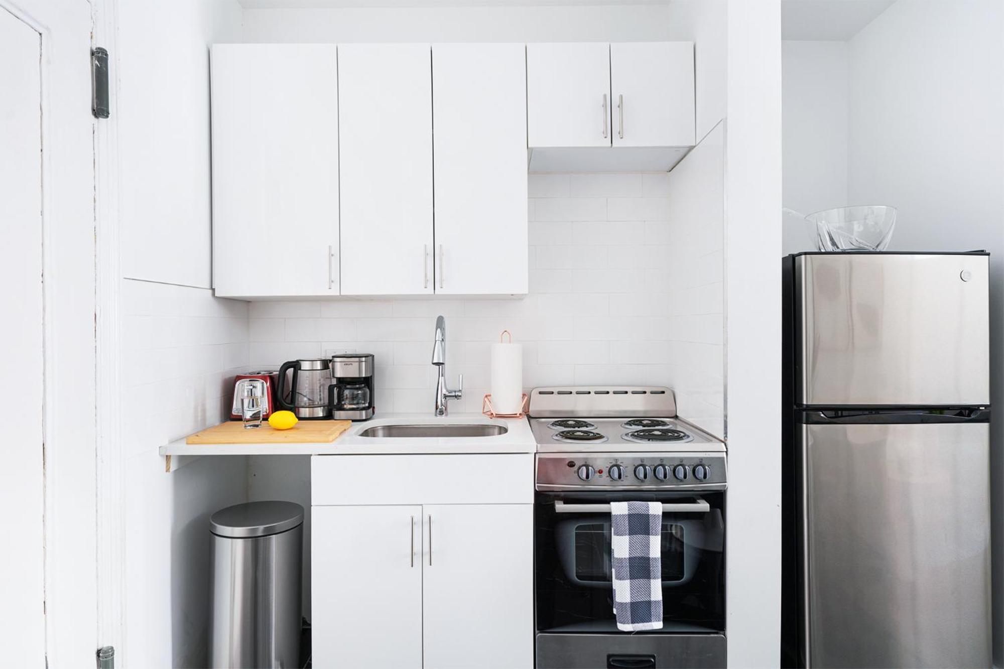 444-2c Newly Renovated 1br In Hell's Kitchen *