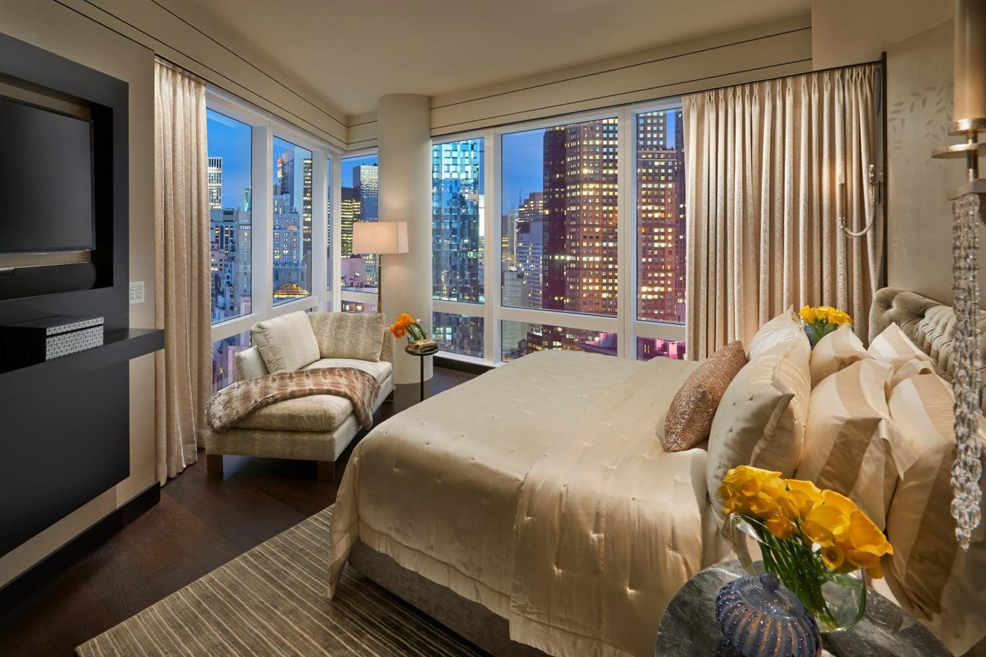 Mandarin Oriental, Hotel