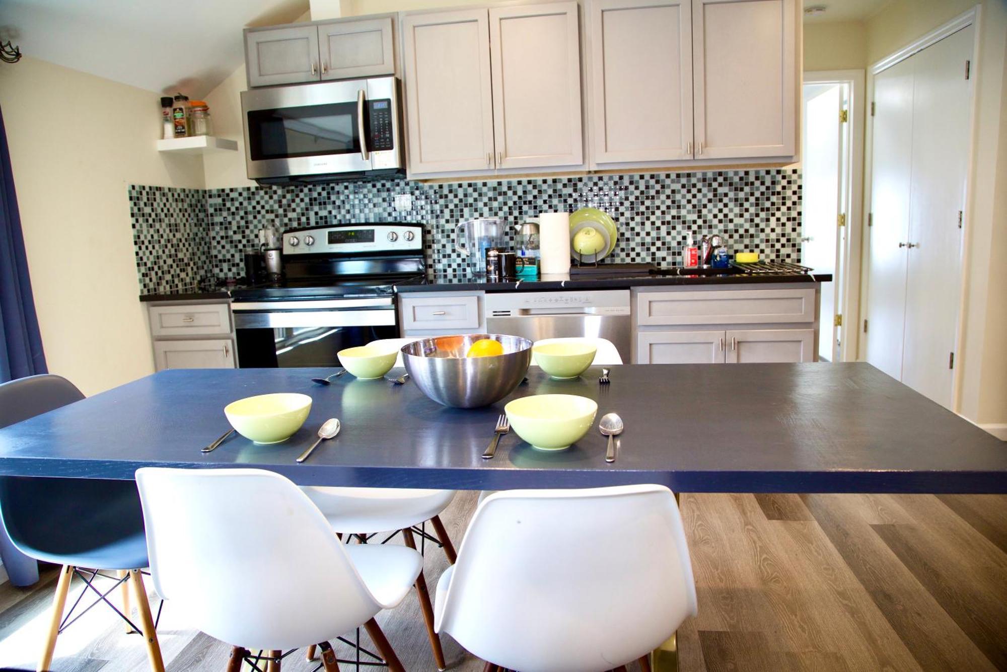 Sheepshead Bay 5m To Subway *