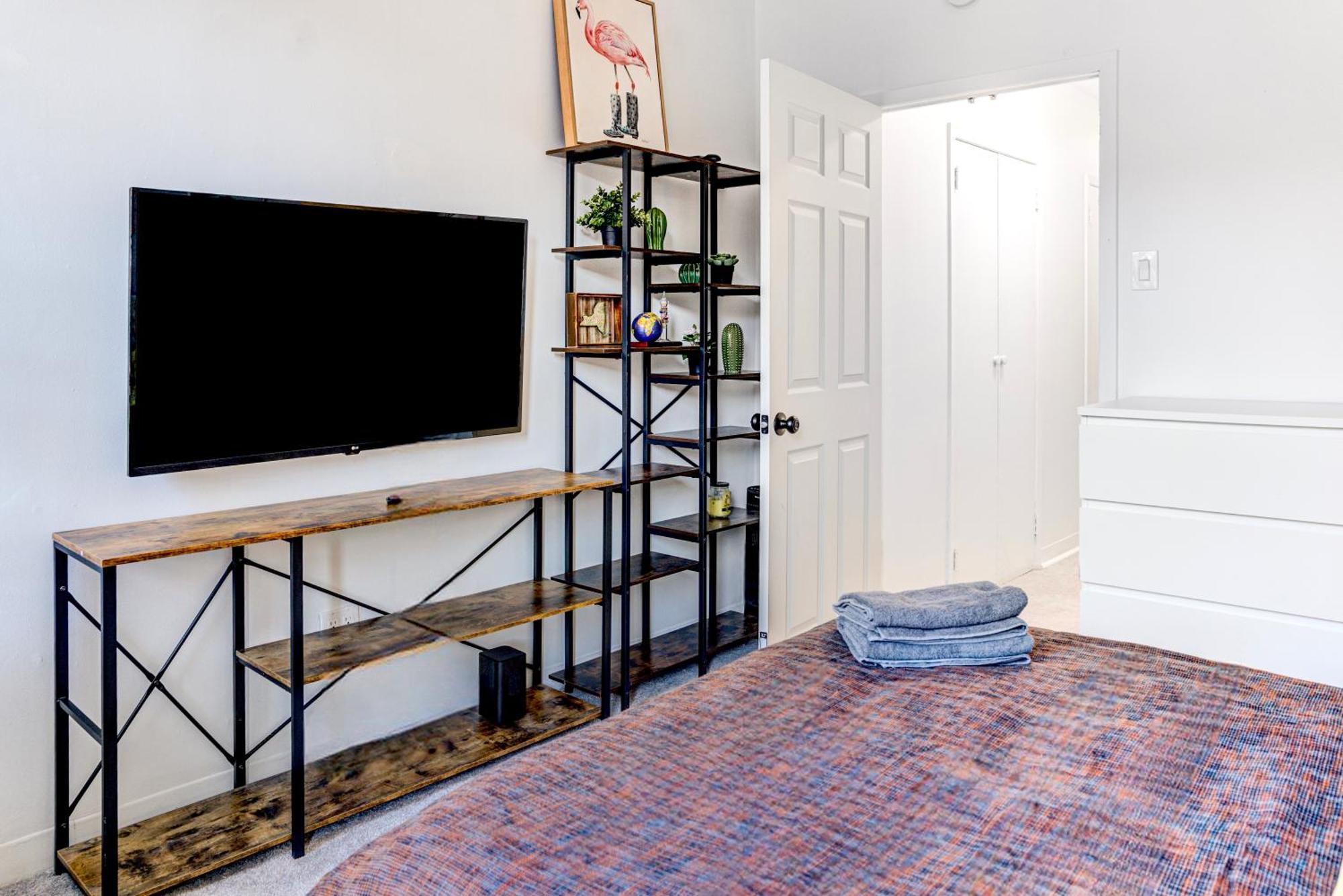 3 Bedroom Gorgeous In Hells Kitchen Apartment